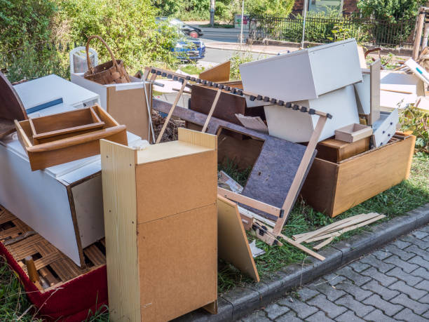 Best Construction Debris Removal  in Pinconning, MI